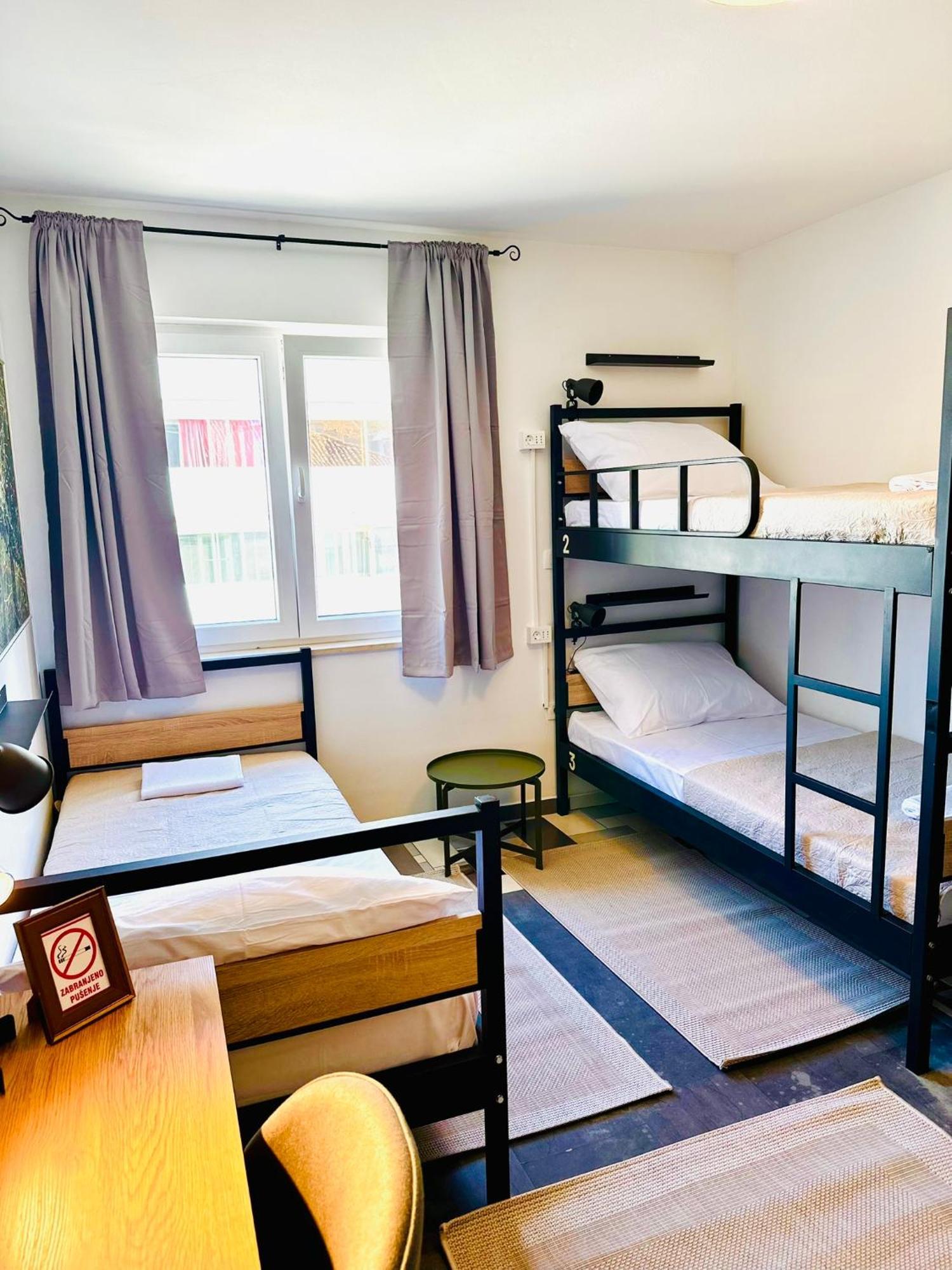 פולה Hostel Art & Joy מראה חיצוני תמונה