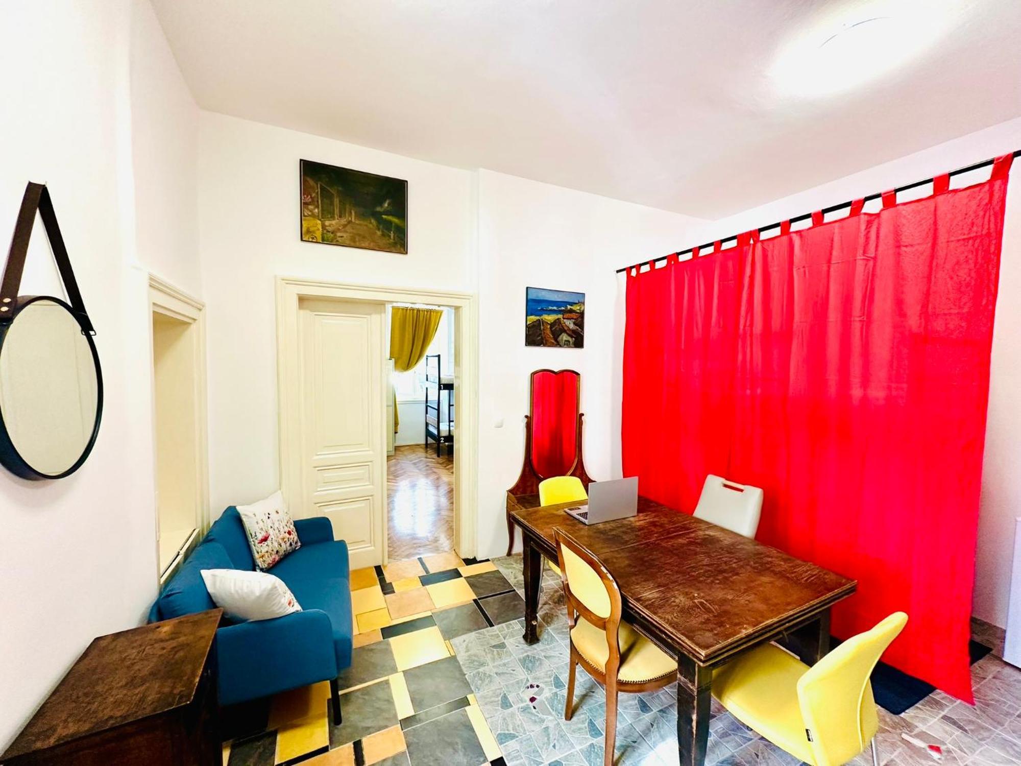 פולה Hostel Art & Joy מראה חיצוני תמונה