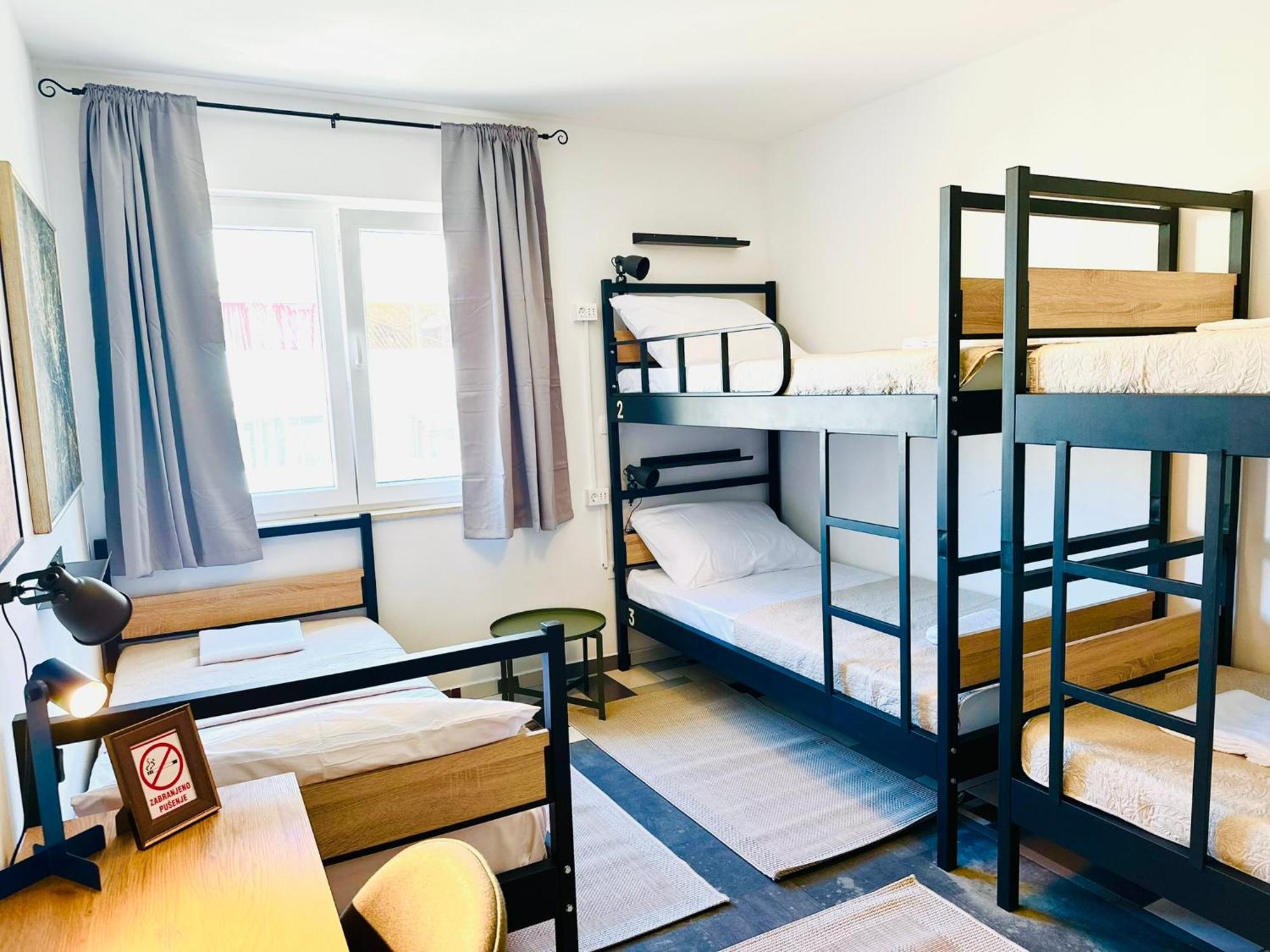 פולה Hostel Art & Joy מראה חיצוני תמונה