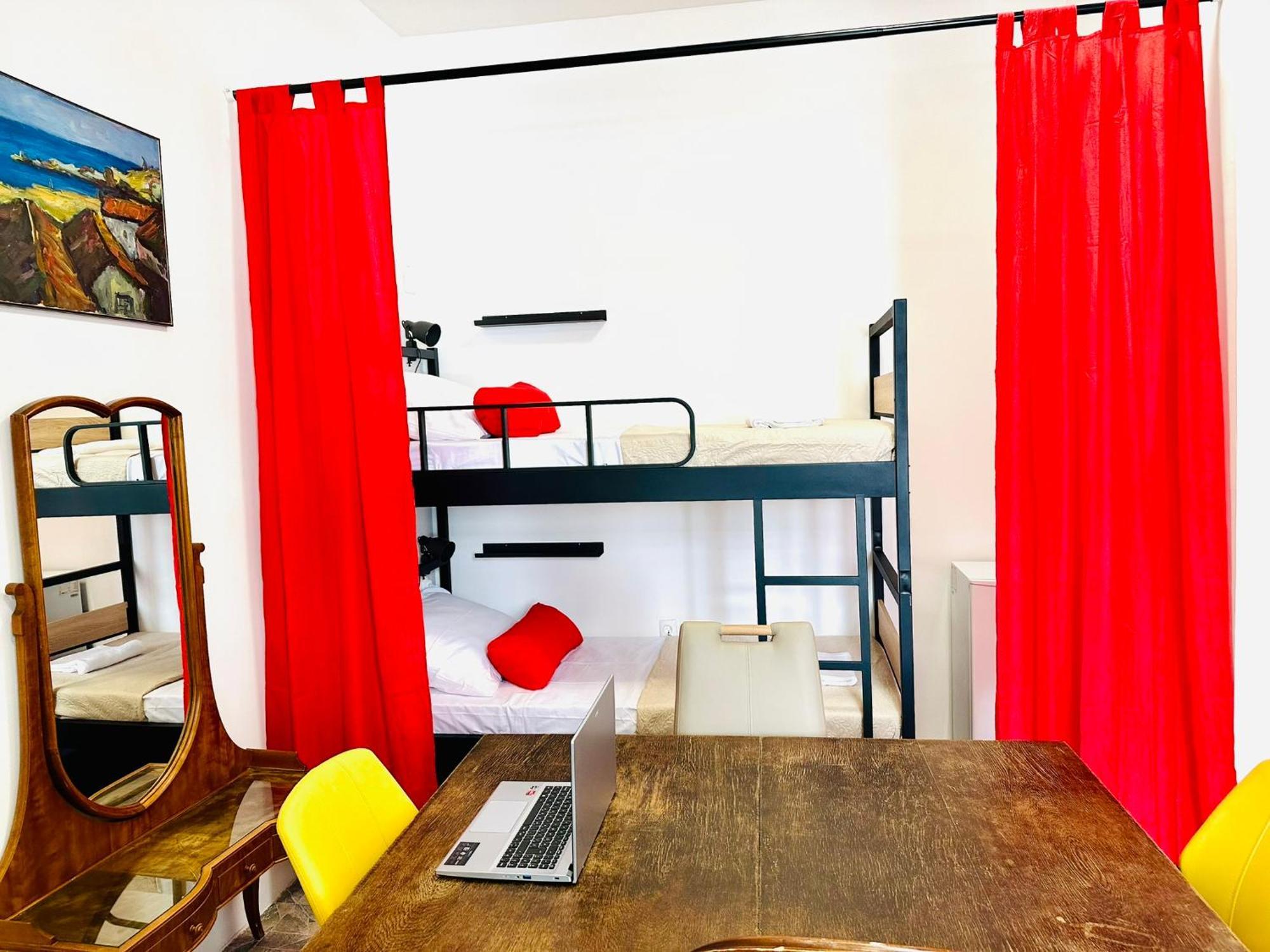 פולה Hostel Art & Joy מראה חיצוני תמונה