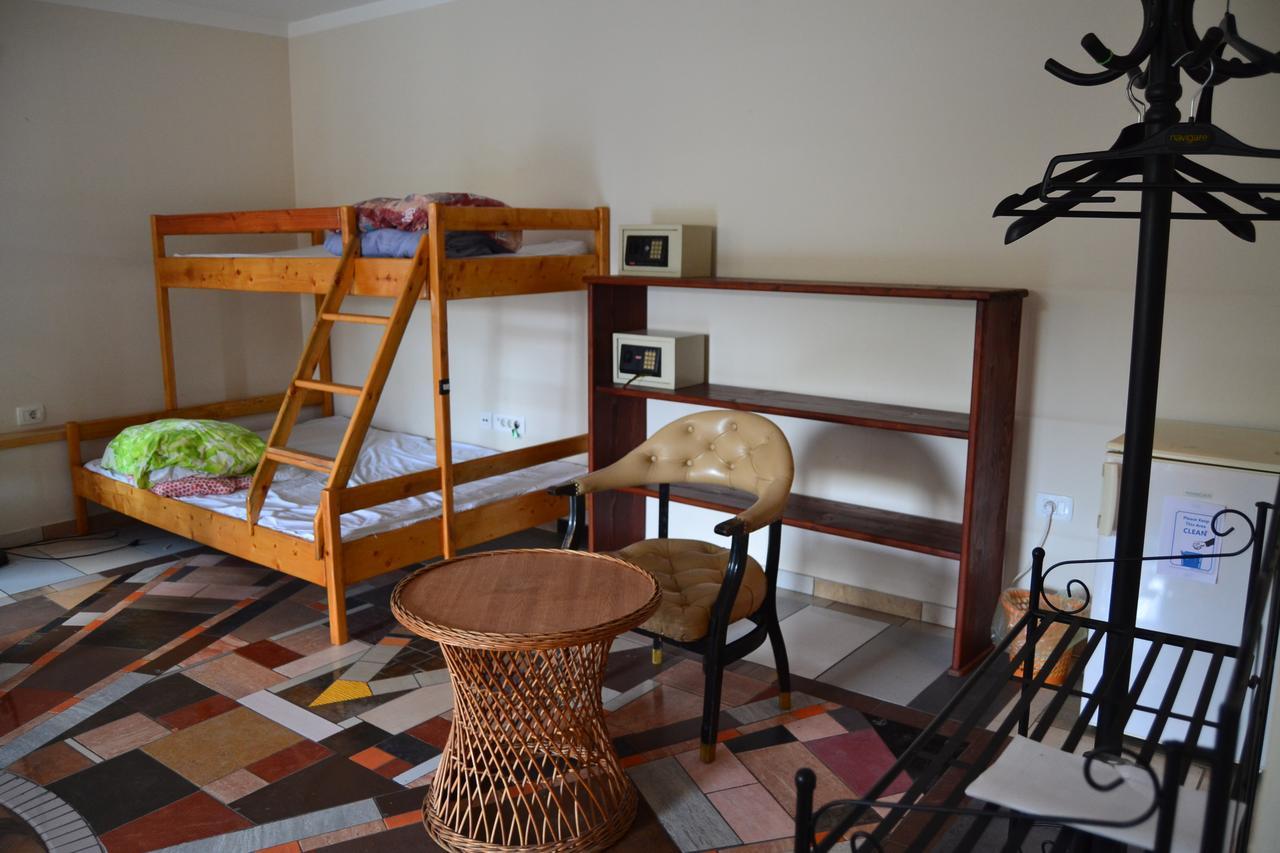 פולה Hostel Art & Joy מראה חיצוני תמונה